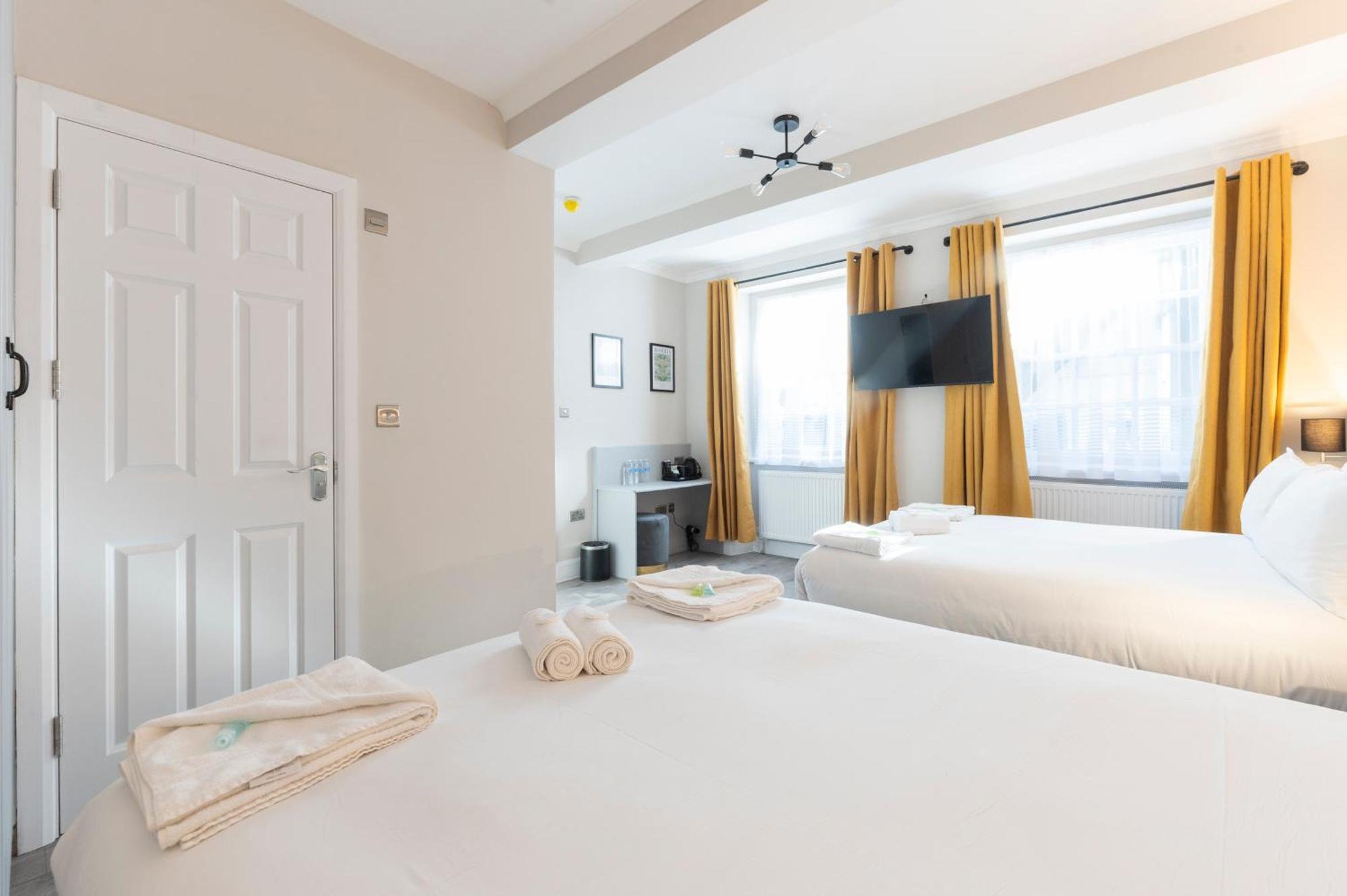 Marina Hotel ロンドン エクステリア 写真