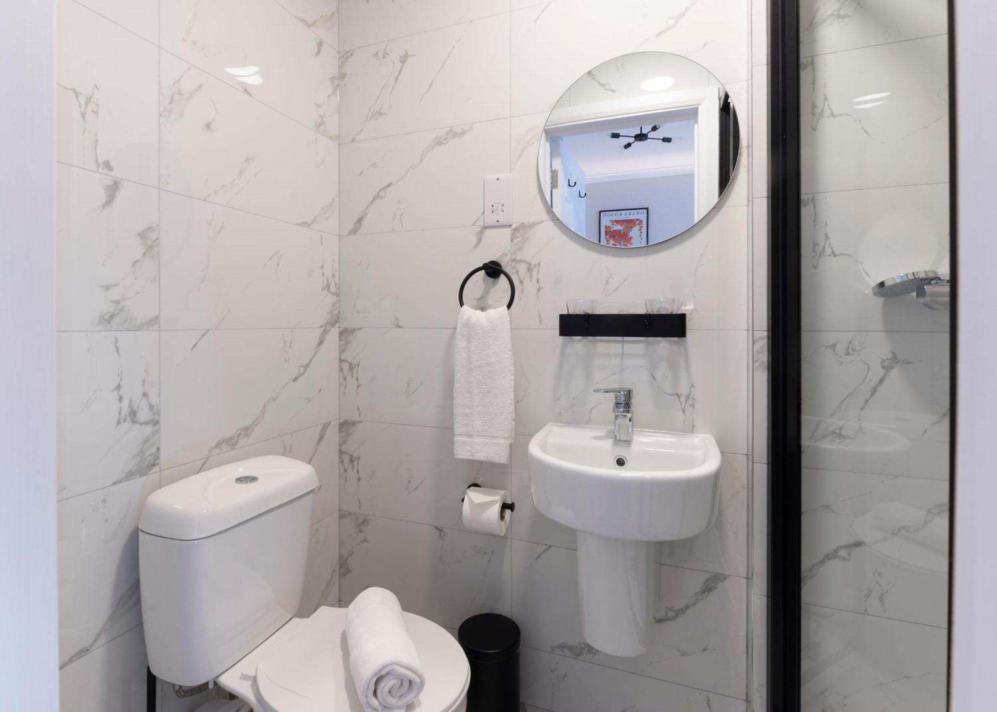 Marina Hotel ロンドン エクステリア 写真