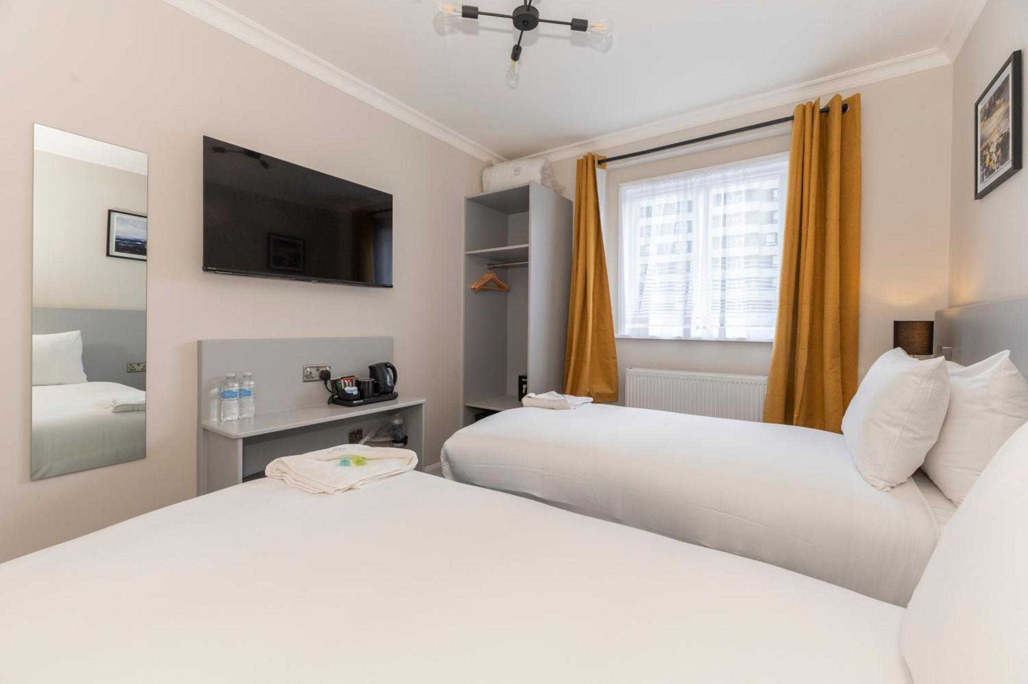 Marina Hotel ロンドン エクステリア 写真