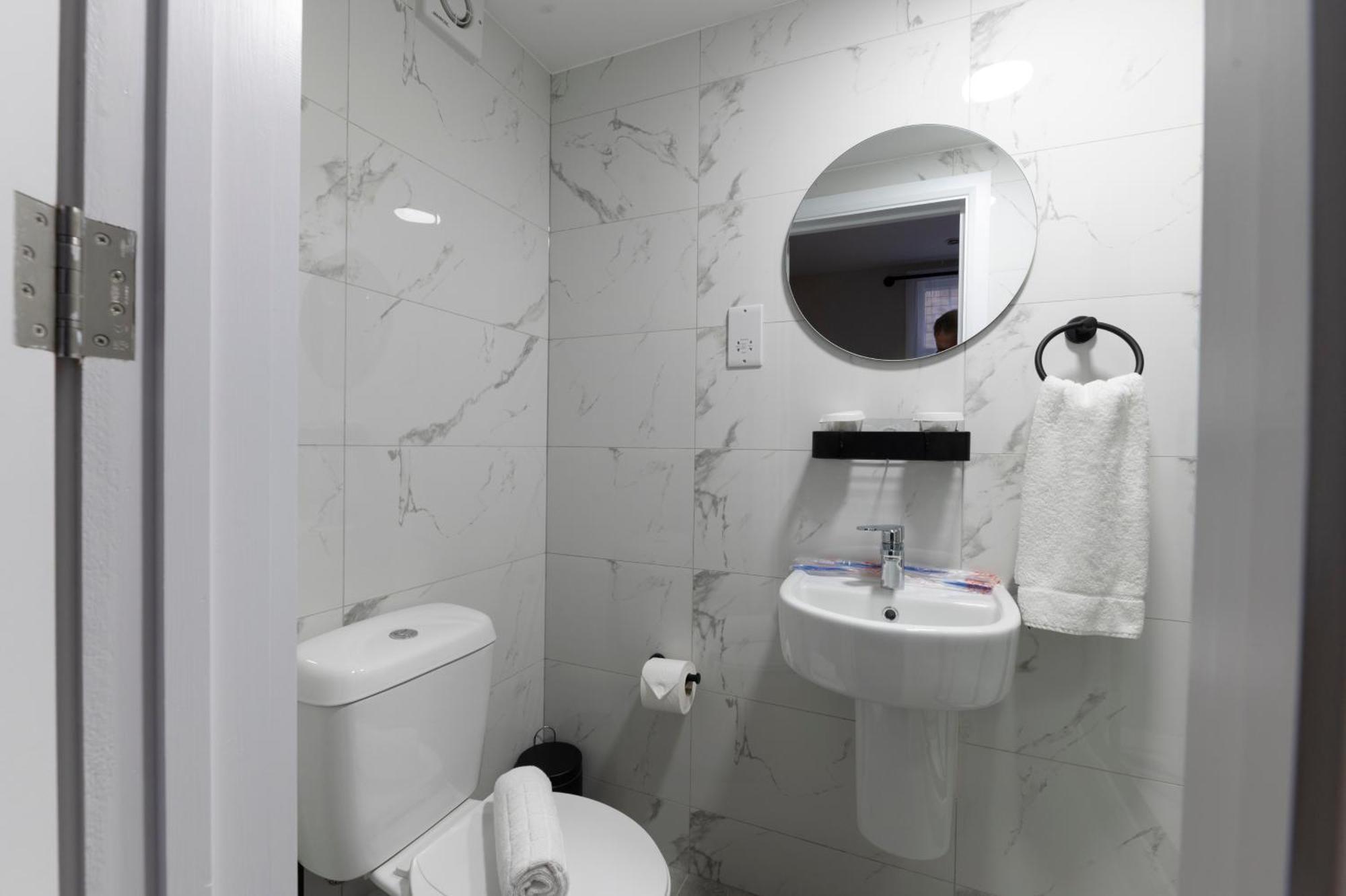Marina Hotel ロンドン エクステリア 写真